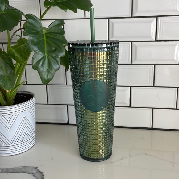NWT Starbucks Fall 2022 Green ‘Rainforest Grid’ Iridescent Venti Tumblers 20 Oz - Picture 1 of 6